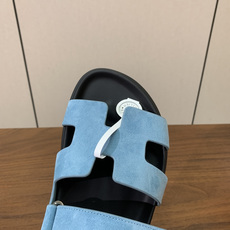 【Herm*s】顶级版本情侣款二舅拖。鞋面进口牛皮、羊京皮、掌纹皮。进口羊皮里,Tpu防滑耐磨大底。原版 【Herm*s】顶级版本情侣款二舅拖。鞋面进口牛皮、羊京皮、掌纹皮。进口羊皮里,Tpu防滑耐磨大底。原版