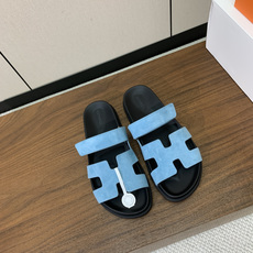 【Herm*s】顶级版本情侣款二舅拖。鞋面进口牛皮、羊京皮、掌纹皮。进口羊皮里,Tpu防滑耐磨大底。原版 【Herm*s】顶级版本情侣款二舅拖。鞋面进口牛皮、羊京皮、掌纹皮。进口羊皮里,Tpu防滑耐磨大底。原版