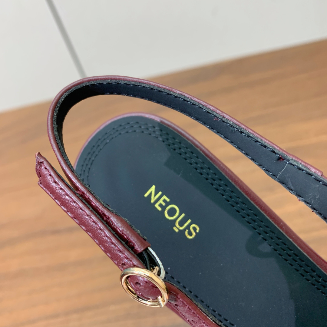 【Neous】后空单鞋。优雅风格、创造不一样的感觉，鞋面羊皮，羊皮内里及垫脚。真皮大底。跟高5cm 码数