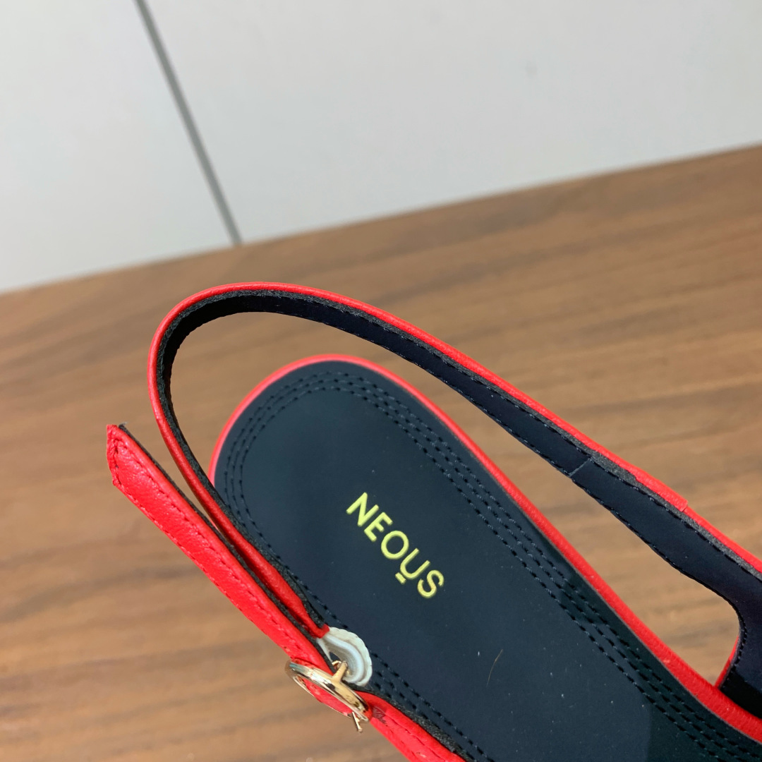 【Neous】后空单鞋。优雅风格、创造不一样的感觉，鞋面羊皮，羊皮内里及垫脚。真皮大底。跟高5cm 码数
