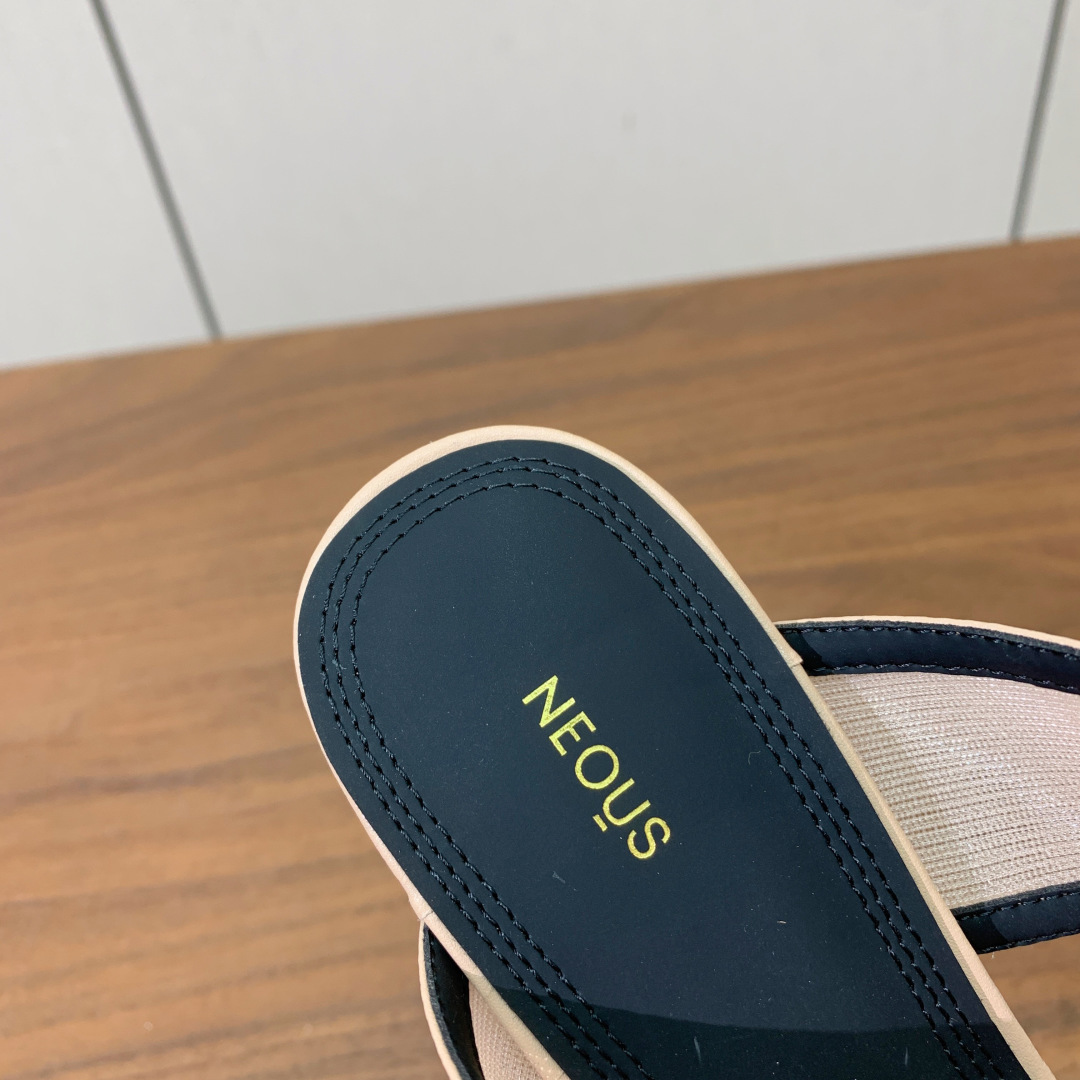 【Neous】网面拖鞋。优雅风格、创造不一样的感觉，鞋面牛皮➕网面，羊皮内里及垫脚。真皮大底。跟高8cm