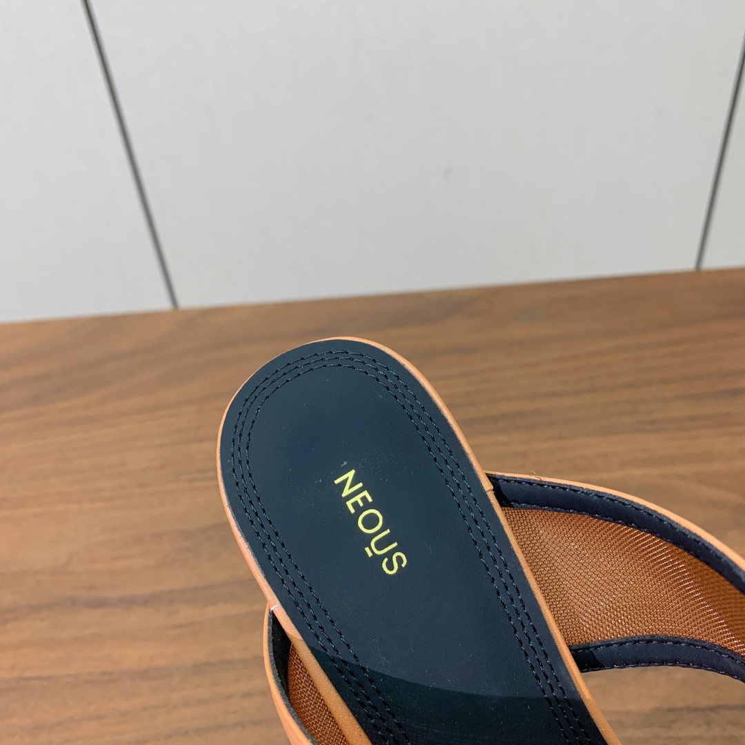 【Neous】网面拖鞋。优雅风格、创造不一样的感觉，鞋面牛皮➕网面，羊皮内里及垫脚。真皮大底。跟高8cm