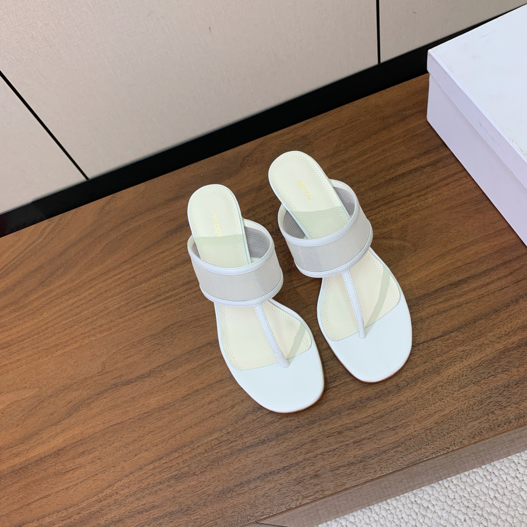 【Neous】网面拖鞋。优雅风格、创造不一样的感觉，鞋面牛皮➕网面，羊皮内里及垫脚。真皮大底。跟高8cm