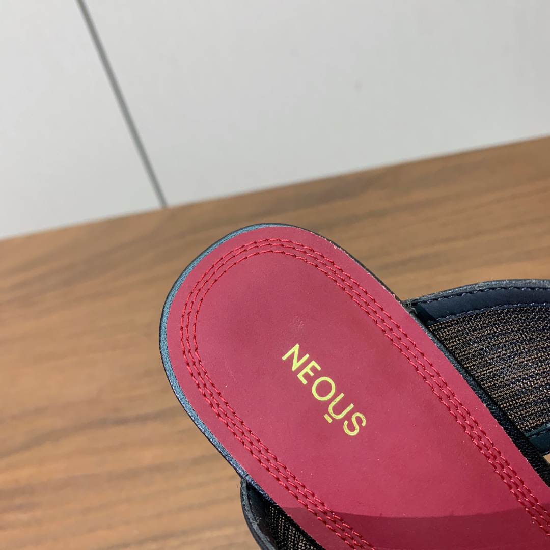【Neous】网面拖鞋。优雅风格、创造不一样的感觉，鞋面牛皮➕网面，羊皮内里及垫脚。真皮大底。跟高8cm