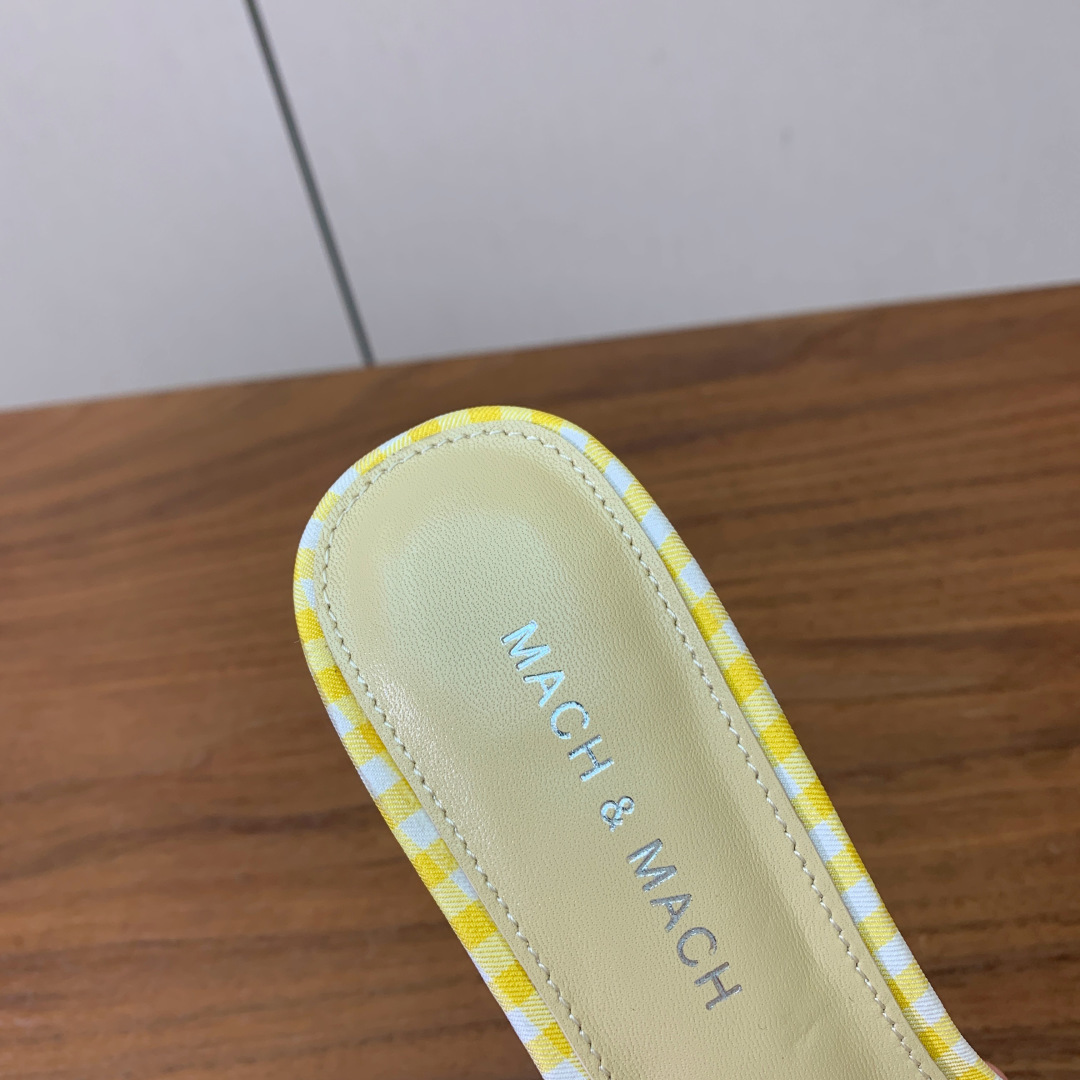 【Mach＆Mach】钻扣蝴蝶结拖鞋。简约时尚。鞋面定制布料，羊皮内里及垫脚。真皮大底。跟高9.5cm码