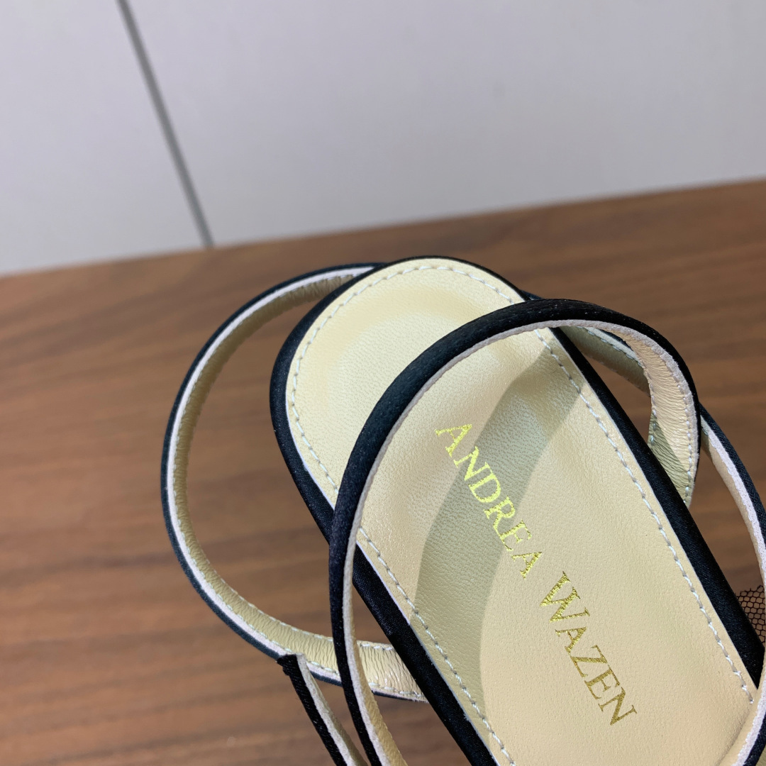 【Anderea Wazen】蕾丝凉鞋。纯手工蕾丝折叠工艺，非常的美，上脚无敌了。鞋面进口蕾丝。羊皮垫脚