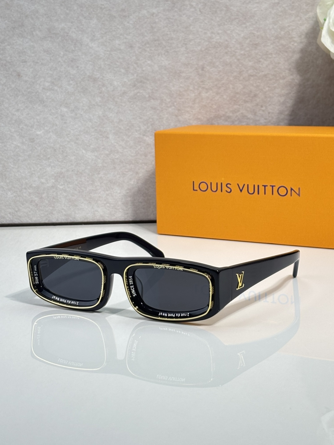 NO:884485,Louis Vuitt* original version 1:1, the only version on the Internet. Original font. MODEL: Z2388E SIZE54-22-glasses, sunglasses, sunglasses, glasses, louis vuitton19860909Louis Vuitt* 原版一比一,全网唯一对板板本. 正板字体. MODEL:Z2388E SIZE54-22-眼镜墨镜太阳镜,眼镜,louis vuitton,glasses