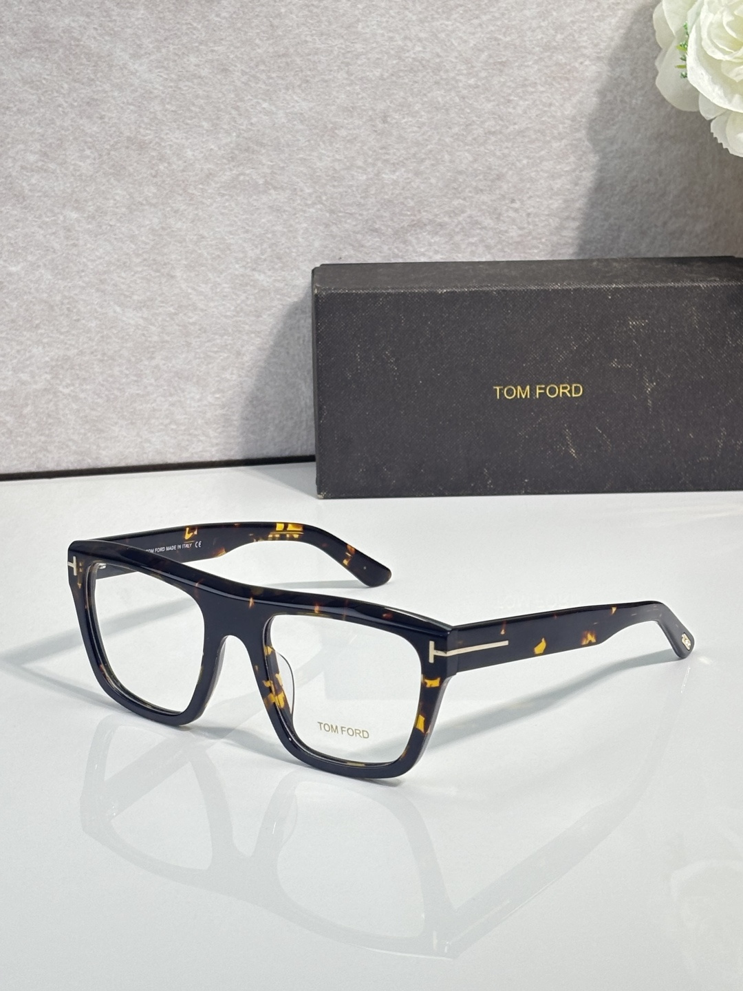 NO:896402,95 TOM FOR* MODELTF1077-N SIZE54 mouth 22- glasses sunglasses sunglasses, glasses, tom ford, tom ford1986090995 TOM FOR* MODELTF1077-N SIZE54口22- 眼镜墨镜太阳镜,眼镜,tom ford,tom ford,glasses