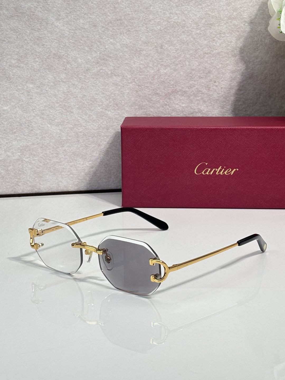 NO:897577,Cartie* MODELCT0092 SIZE:56□17 color-changing glasses, sunglasses, glasses, cartier19860909Cartie* MODELCT0092 SIZE:56□17  变色眼镜墨镜太阳镜,眼镜,cartier,glasses