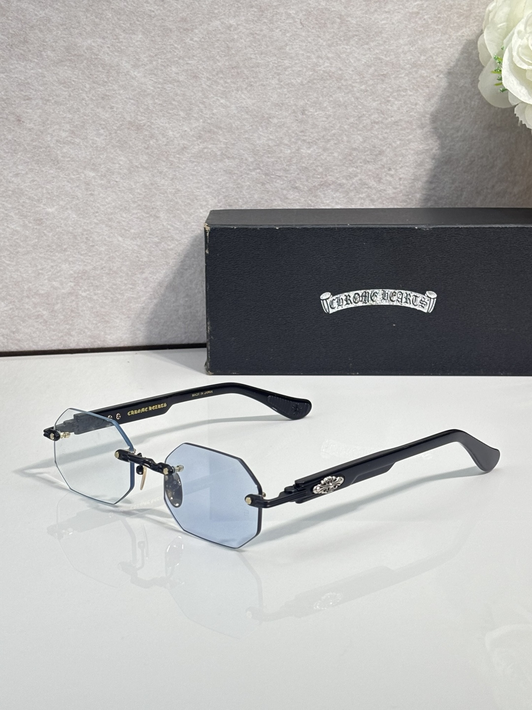 NO:948479,CHROME HEART* MODELDEEP I SIZE55 mouth 21-146 color changing glasses sunglasses, glasses, chrome hearts19860909CHROME HEART* MODELDEEP I SIZE55口21-146 变色眼镜墨镜太阳镜,眼镜,chrome hearts,glasses