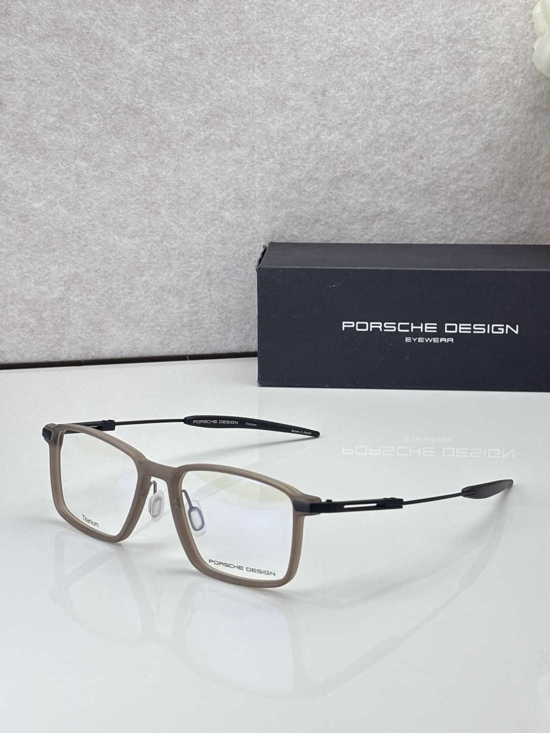 NO:948102,PORSCHE DESIG* MODELP'81006 SIZE53 mouth 19- titanium glasses sunglasses sunglasses, glasses19860909PORSCHE DESIG* MODELP'81006 SIZE53口19- 钛眼镜墨镜太阳镜,眼镜,glasses