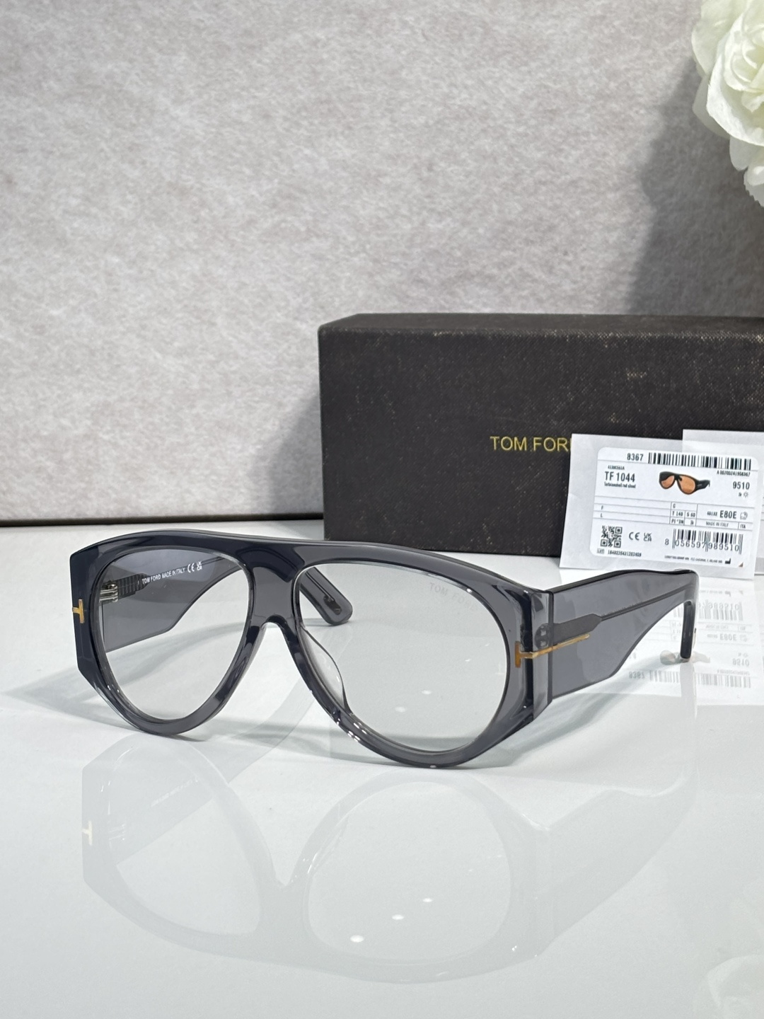 NO:950670,Oversized Top quality Tom For* ModTF 1044 Size60-12- The first batch of high-end Zeiss lenses with blue coating inside and beautiful color matching. Each one has an independent code and follows the official color matching of glasses, sunglasses, sunglasses, glasses, tom ford, tom ford, versace.19860909Oversized Top quality Tom For* ModTF 1044 Size60-12- 首批高版 蔡司镜片 内镀蓝膜 绝美配色 每一个都有独立编码 跟足官方配色眼镜墨镜太阳镜,眼镜,tom ford,tom ford,versace,glasses
