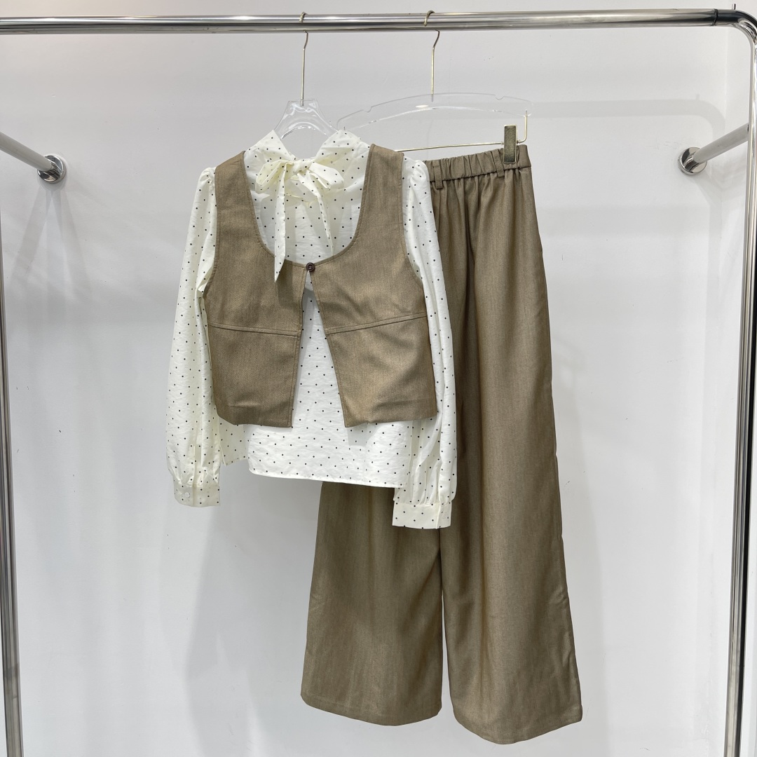 Women's Limited Edition Three-Piece Shirt Set - Versatile & Fashionable 7 cmp i1754816100791 2619 0 5