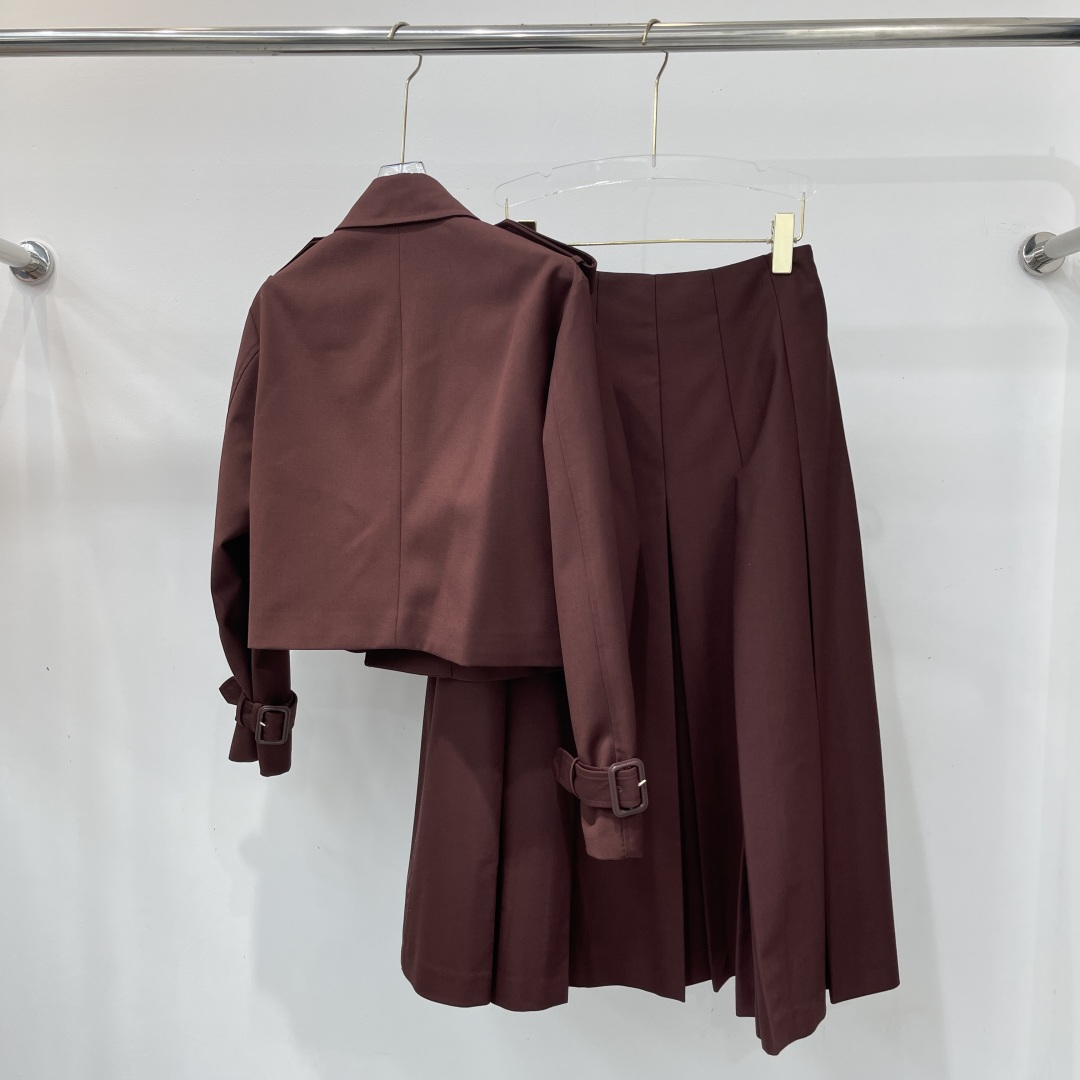 Elegant Women's Burgundy Coat and Pleated Skirt Set - Available in S-XL 6 cmp i1755494958505 3561 0 4