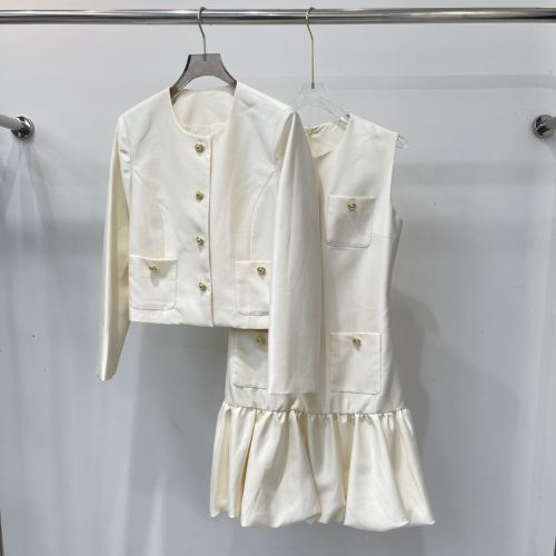 Elegant Two-Piece Set Women's Suit, Custom Design, Special Design, High Fashion 1 Elegant Two-Piece Set Women's Suit, Custom Design, Special Design, High Fashion