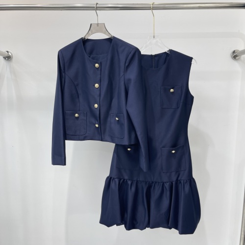 Elegant Women's Two-Piece Set - Blazer and Sleeveless Dress Ensemble