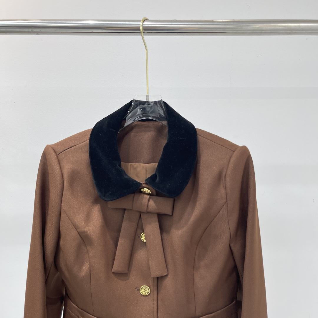 Elegant Women's Brown Blazer and Pleated Skirt Set with Bow Detail 4 cmp i1757567865071 9207 0 1