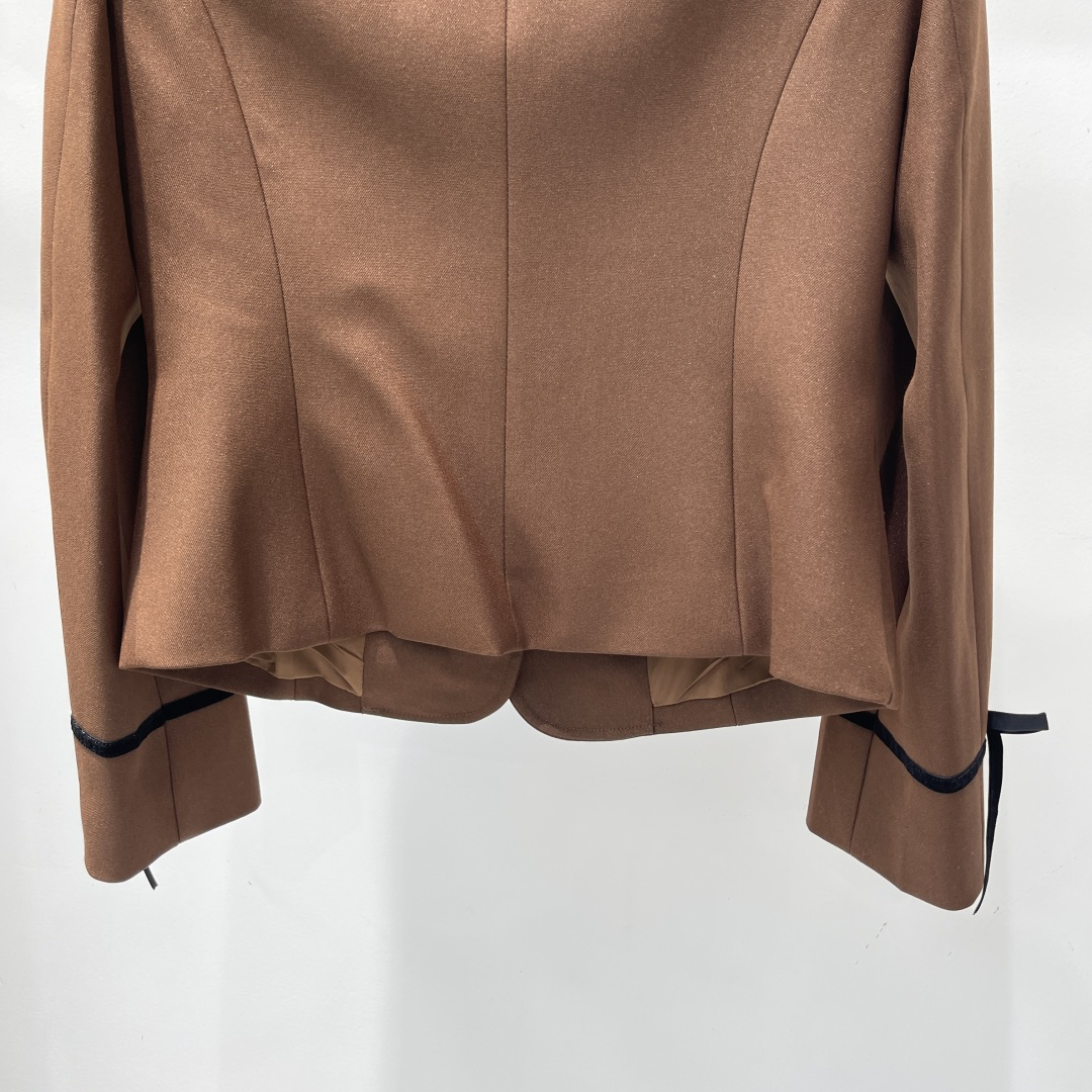 Elegant Women's Brown Blazer and Pleated Skirt Set with Bow Detail 9 cmp i1757567866605 4261 0 6