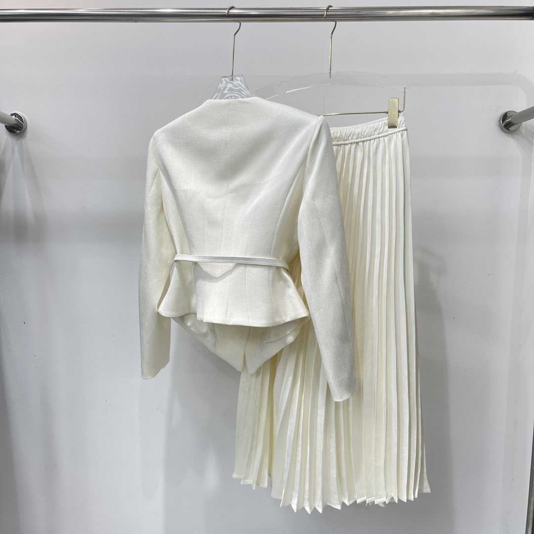Elegant Women's Fashion Blazer & Pleated Skirt Set - Slim Fit, Two Colors 6 cmp i1757745283157 3531 0 4