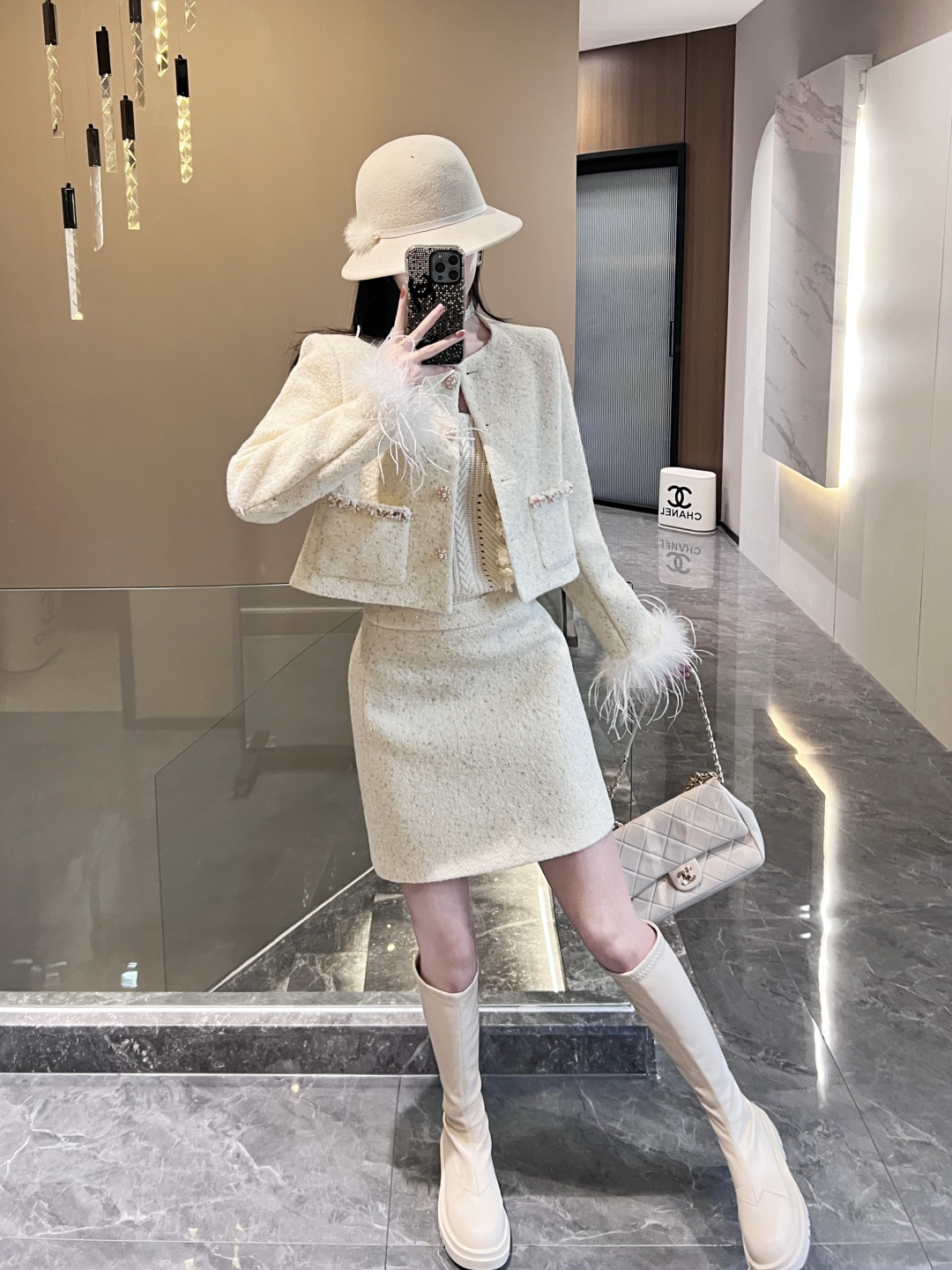 NO:621532,Style No. G25112452 Chane* new model, high-end customized woolen slub fabric, elegant lady-style two-piece suit!  Ostrich feather cuffs decorated buttoned round neck short fragrant jacket high waist A-line skirt skirt!  Apricot color, (size M shoulder width 40 with shoulder pads, bust 96, sleeve length 58, dress length 47, waist 72, skirt length 41) hair,,chanel,skirts,jackets & coats,alexander wang19860909款号G25112452 Chane*新款 高端定制羊毛粗纺面料、气质名媛风两件套装！鸵鸟毛袖口装饰系扣圆领短款小香风外套高腰A字短裙半身裙！杏色, （M码肩宽40有垫肩,胸围96,袖长58,衣长47,腰围72,裙长41）发,,chanel,skirts,jackets & coats,alexander wang,Women's clothing