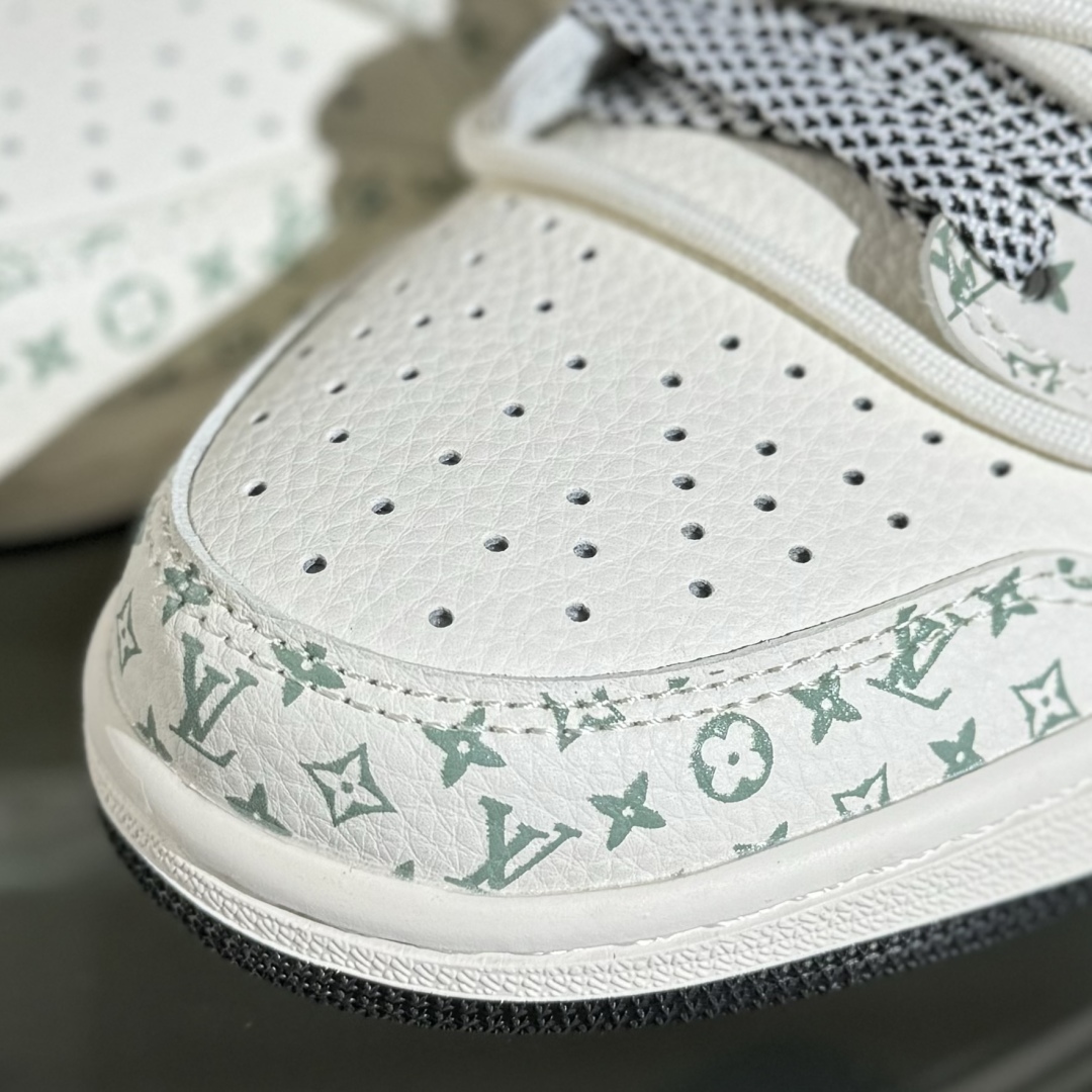 Travis Scott x Fragment Design x Air Jordan 1 Low OG SP AJ1 LV联名 黑印花抽绳 低帮文化休闲板鞋 YX5066-325
