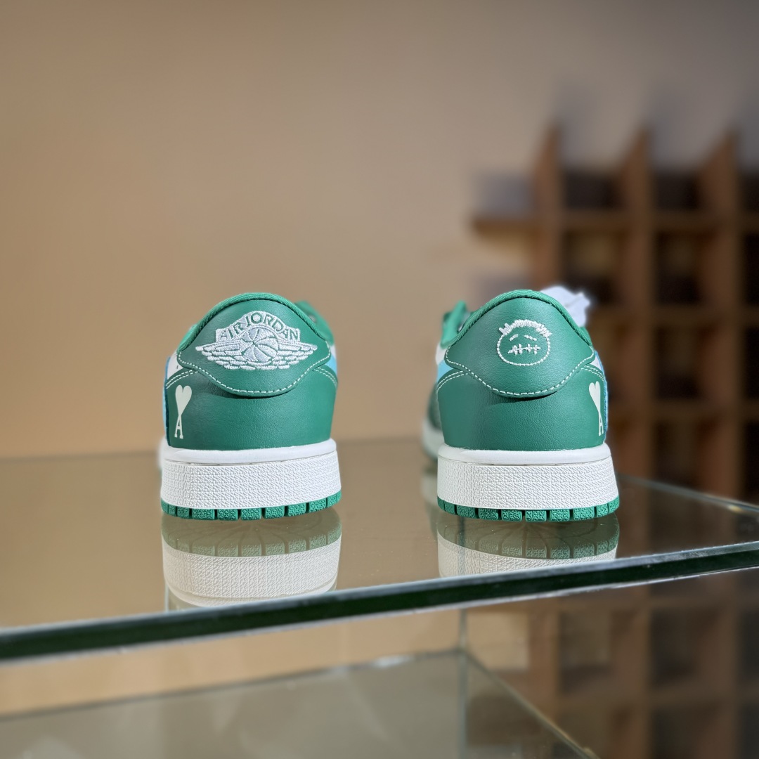 Travis Scott x Nike Air Jordan 1 Low 米绿爱心 Air Jordan 1 Low 反转米绿爱心小勾倒钩 LD2025-030