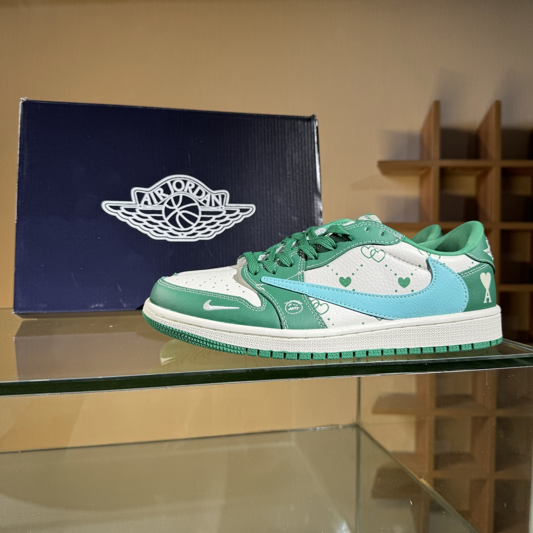 Travis Scott x Nike Air Jordan 1 Low 米绿爱心 Air Jordan 1 Low 反转米绿爱心小勾倒钩 LD2025-030