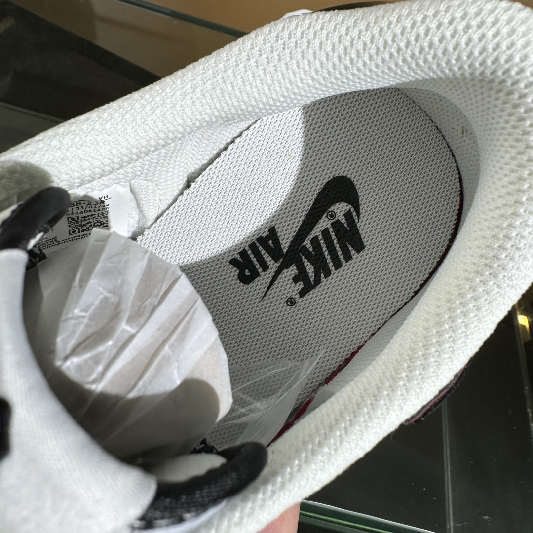 Travis Scott x Nike Air Jordan 1 Low 问界M9米蓝红 Air Jordan 1 Low 反转白蓝红倒钩 FC1688-238