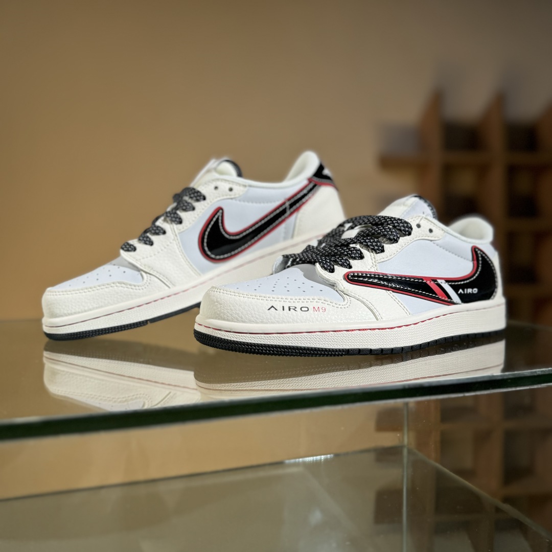 Travis Scott x Nike Air Jordan 1 Low 问界M9米蓝红 Air Jordan 1 Low 反转白蓝红倒钩 FC1688-238
