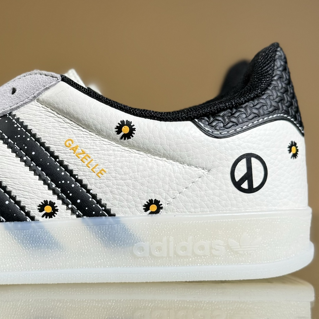 adidas Originals Gazelle INdoor x Louis Vuitton 三叶草休闲防滑耐磨低帮板鞋  DM1234-011