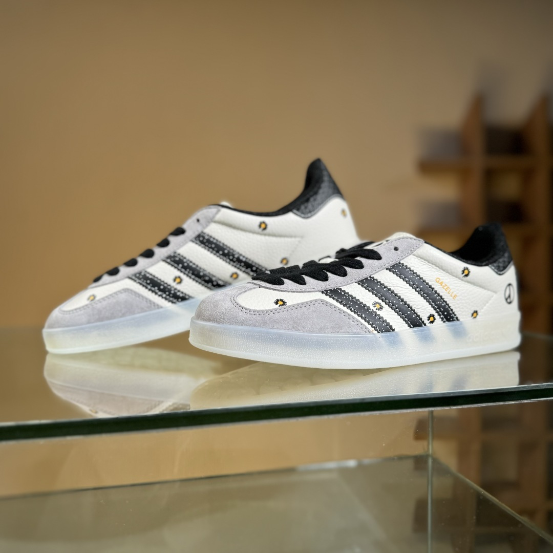 adidas Originals Gazelle INdoor x Louis Vuitton 三叶草休闲防滑耐磨低帮板鞋  DM1234-011