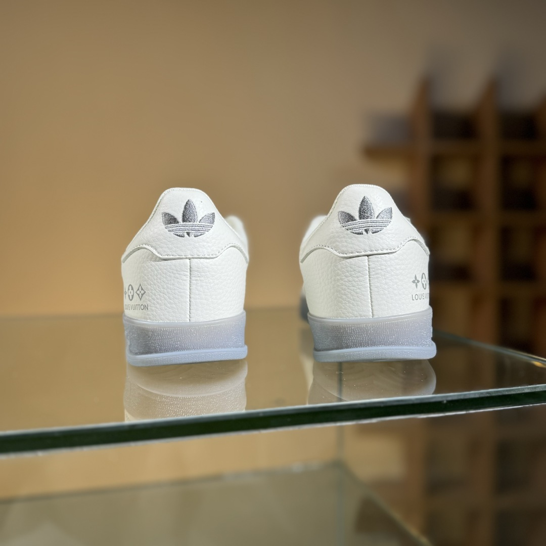 adidas Originals Gazelle INdoor x Louis Vuitton 三叶草休闲防滑耐磨低帮板鞋  DM1234-002