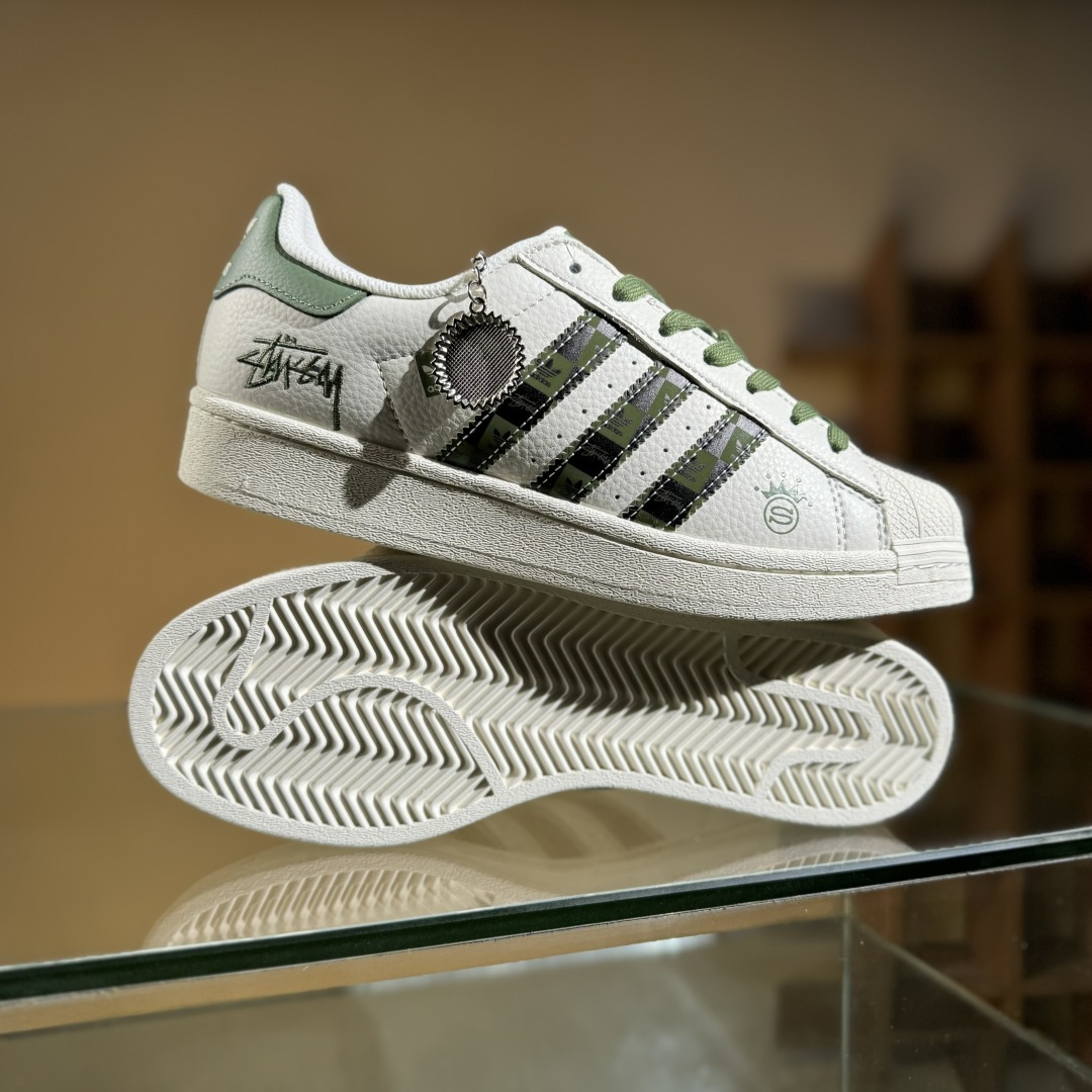 Adidas Originals Superstar 阿迪达斯 三叶草 贝壳头’DIY’系列低帮经典百搭休闲运动板鞋 XS0009 Adidas Originals Superstar 阿迪达斯 三叶草 贝壳头’DIY’系列低帮经典百搭休闲运动板鞋 XS0009
