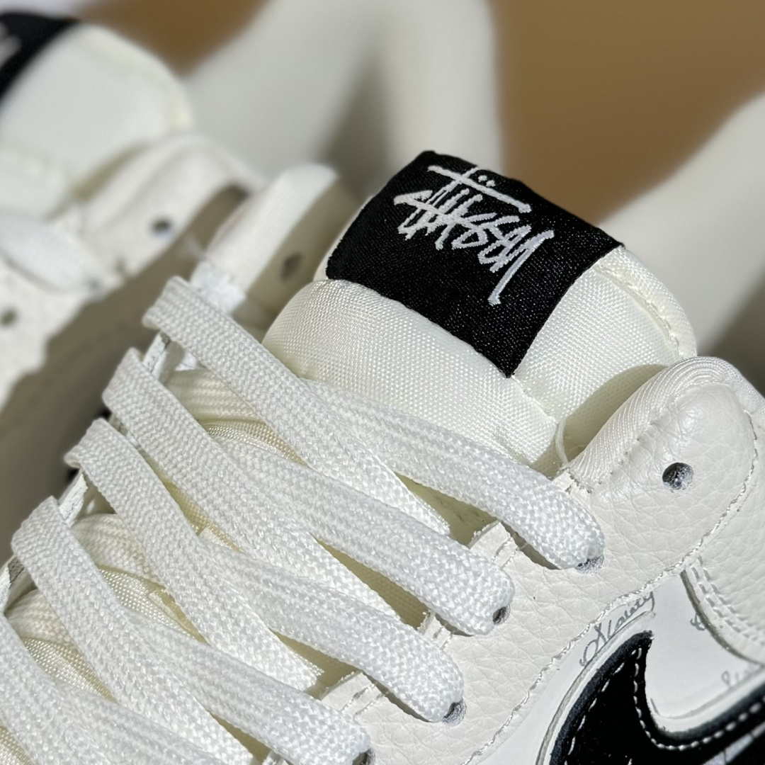 Nike Air Force 1'07 Low 斯图西联名 白灰 空军一号低帮休闲板鞋 KK1988-093 Nike Air Force 1'07 Low 斯图西联名 白灰 空军一号低帮休闲板鞋 KK1988-093