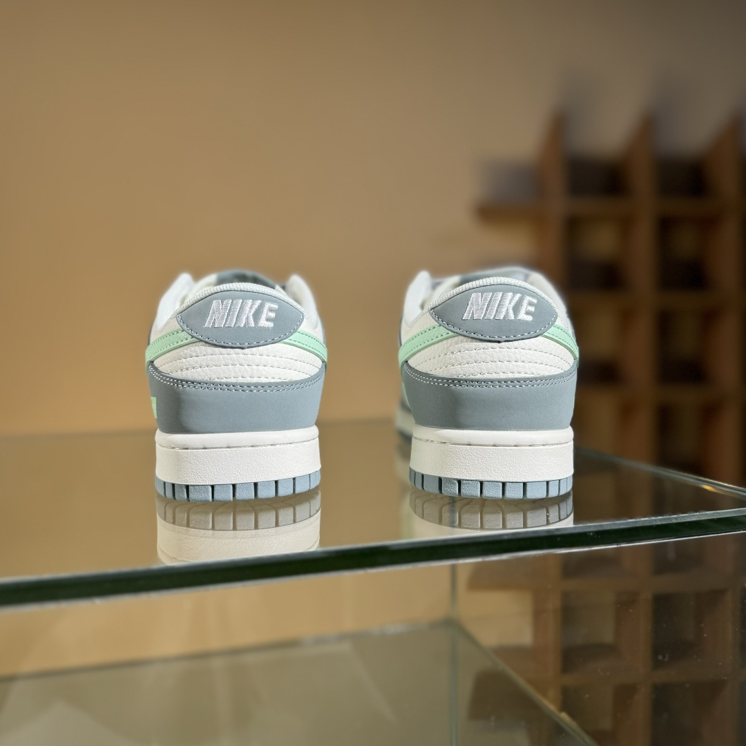 Nike SB Dunk Low LV联名 青灰 周年高端定制 低帮休闲板鞋 ZH2598-278 Nike SB Dunk Low LV联名 青灰 周年高端定制 低帮休闲板鞋 ZH2598-278