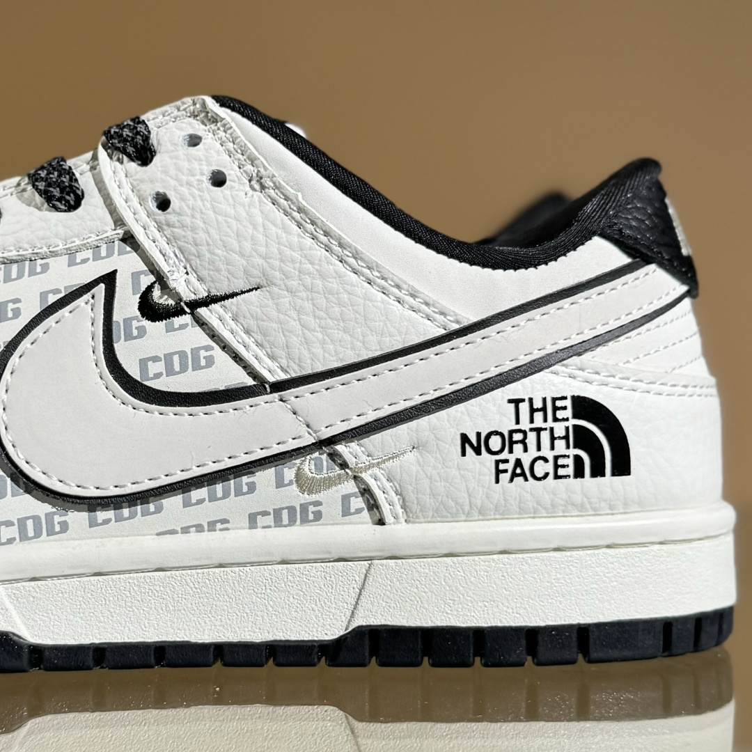 Nike SB Dunk Low 北面联名 黑白三小勾 周年高端定制 低帮休闲板鞋 SC9207-423
