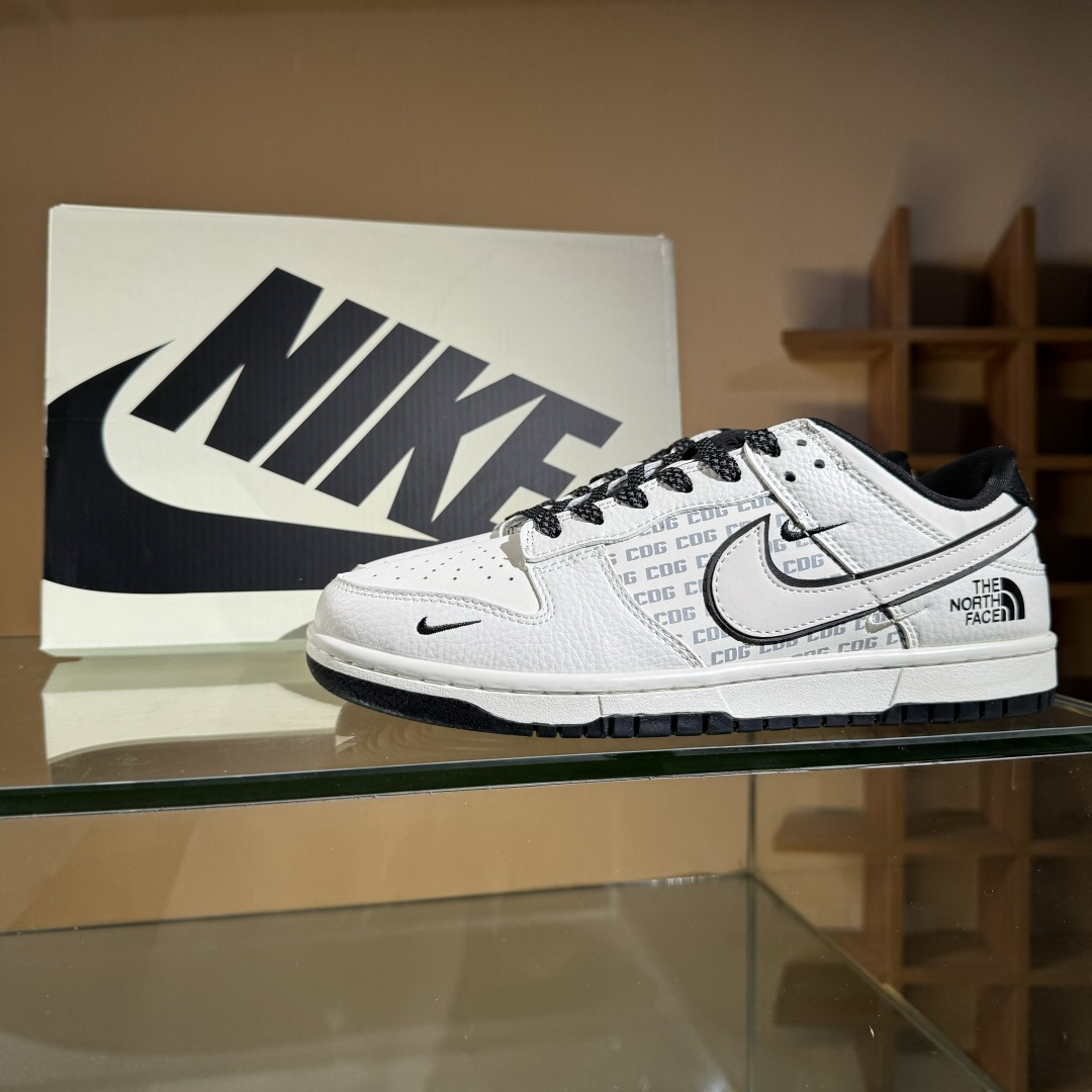 Nike SB Dunk Low 北面联名 黑白三小勾 周年高端定制 低帮休闲板鞋 SC9207-423