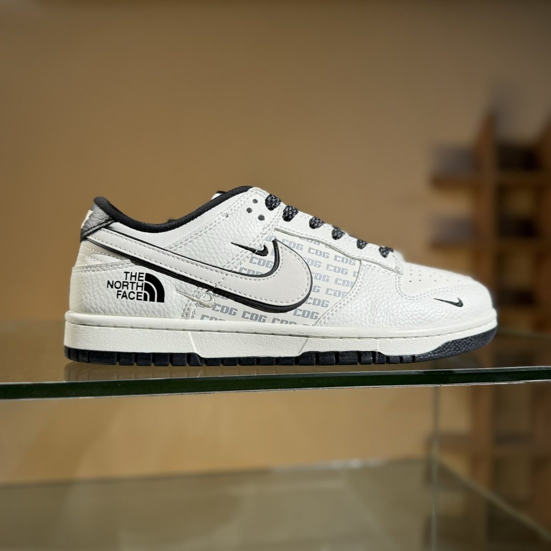 Nike SB Dunk Low 北面联名 黑白三小勾 周年高端定制 低帮休闲板鞋 SC9207-423