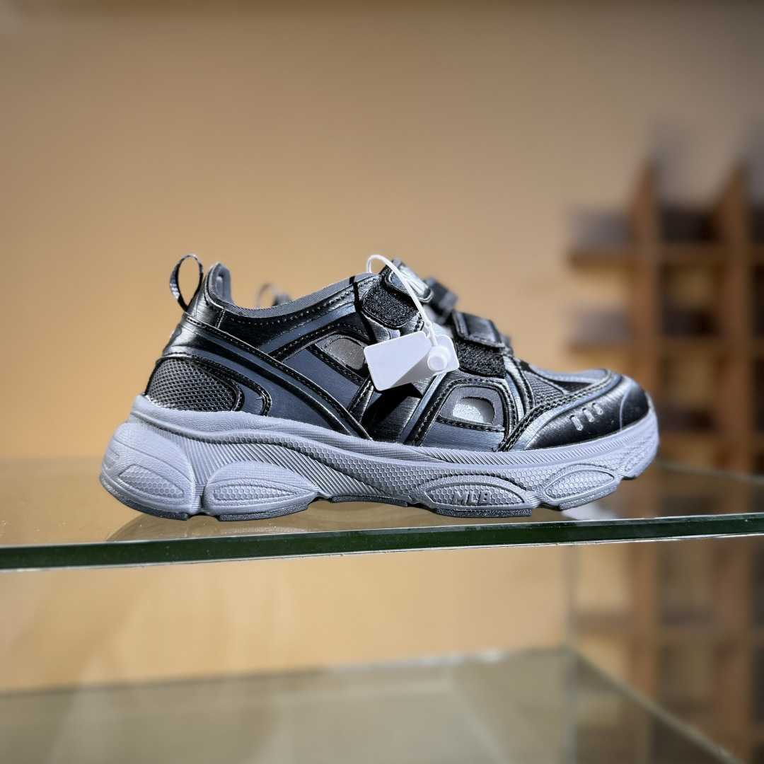 MLB ACE RUNNER MARY JANE 厚底老爹风魔术贴镂空休闲运动慢跑凉鞋 3ASDACE53 MLB ACE RUNNER MARY JANE 厚底老爹风魔术贴镂空休闲运动慢跑凉鞋 3ASDACE53