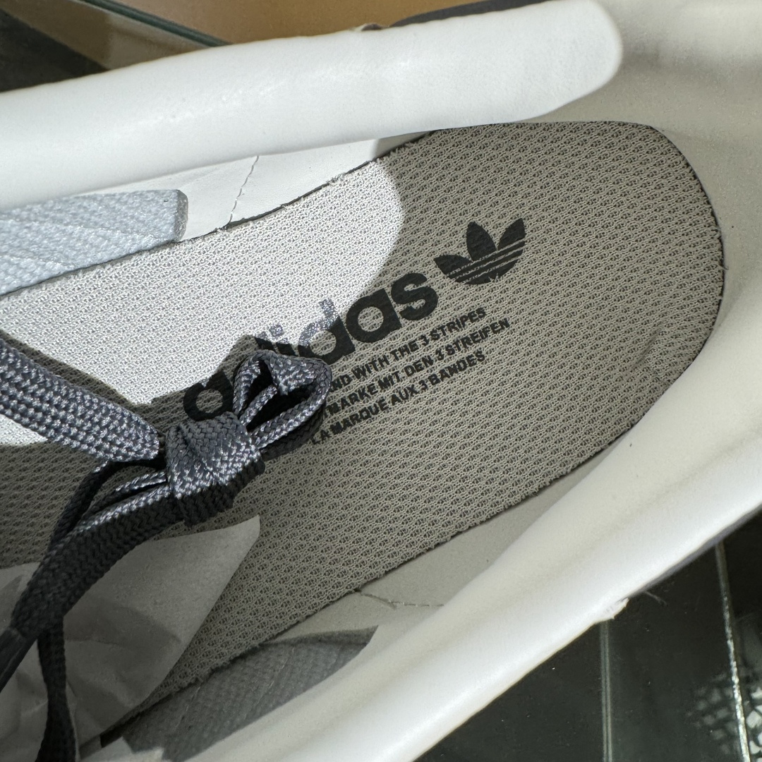 Adidas SAMBA OG 德训鞋 LV联名款 XR0001 Adidas SAMBA OG 德训鞋 LV联名款 XR0001