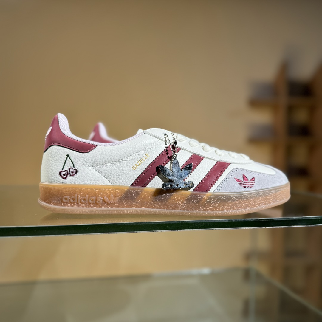 adidas Originals Gazelle INdoor x Louis Vuitton 三叶草休闲防滑耐磨低帮板鞋 DM1234-006 adidas Originals Gazelle INdoor x Louis Vuitton 三叶草休闲防滑耐磨低帮板鞋 DM1234-006