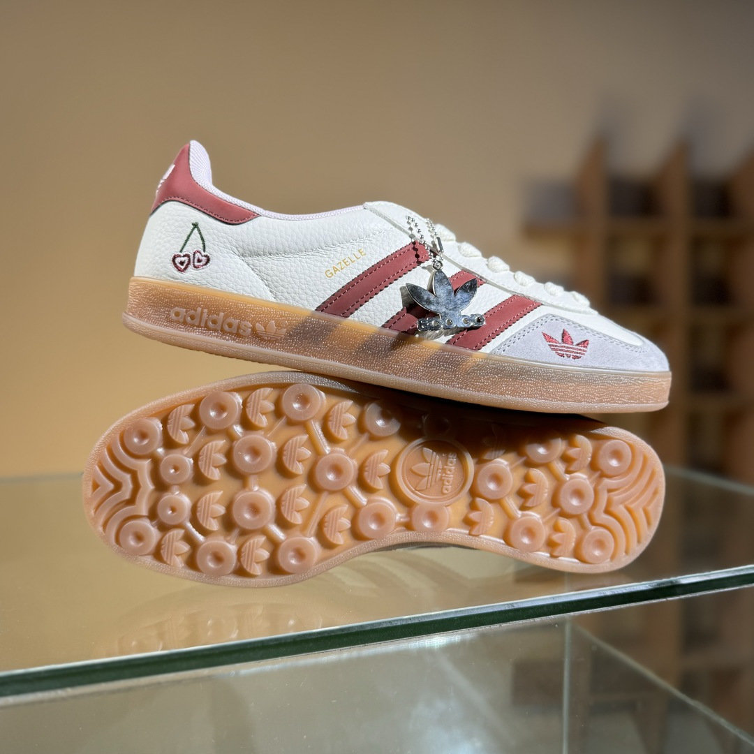 adidas Originals Gazelle INdoor x Louis Vuitton 三叶草休闲防滑耐磨低帮板鞋 DM1234-006 adidas Originals Gazelle INdoor x Louis Vuitton 三叶草休闲防滑耐磨低帮板鞋 DM1234-006