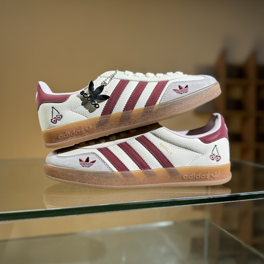 adidas Originals Gazelle INdoor x Louis Vuitton 三叶草休闲防滑耐磨低帮板鞋 DM1234-006 adidas Originals Gazelle INdoor x Louis Vuitton 三叶草休闲防滑耐磨低帮板鞋 DM1234-006
