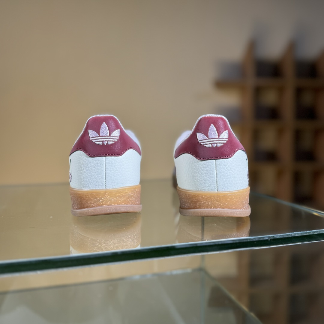 adidas Originals Gazelle INdoor x Louis Vuitton 三叶草休闲防滑耐磨低帮板鞋 DM1234-006 adidas Originals Gazelle INdoor x Louis Vuitton 三叶草休闲防滑耐磨低帮板鞋 DM1234-006