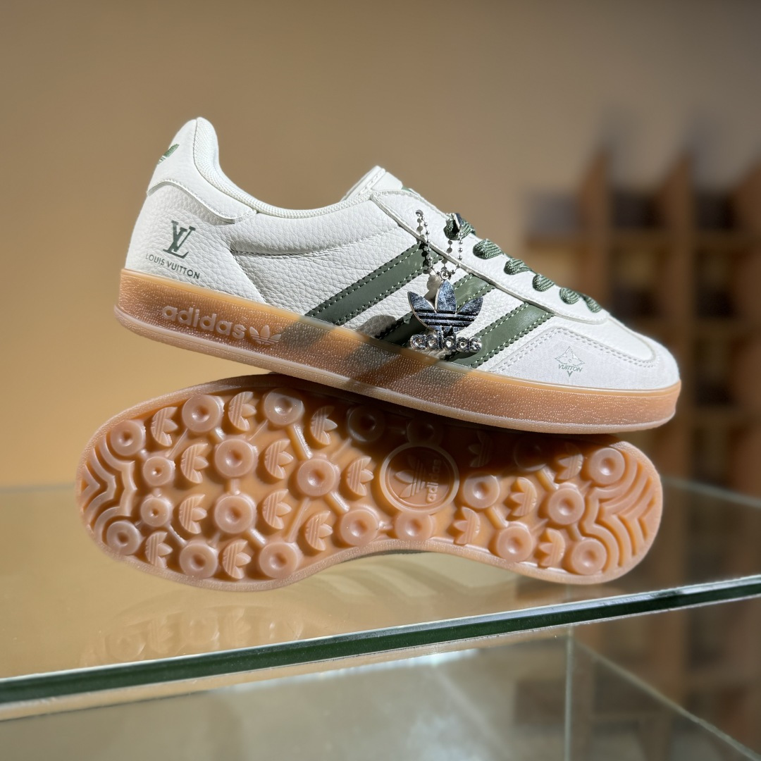adidas Originals Gazelle INdoor x Louis Vuitton 三叶草休闲防滑耐磨低帮板鞋 DM1234-001