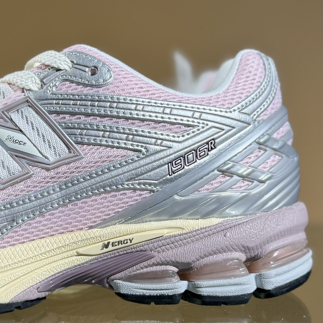 New Balance 1906系列复古老爹风休闲运动慢跑鞋 U1906RNF New Balance 1906系列复古老爹风休闲运动慢跑鞋 U1906RNF