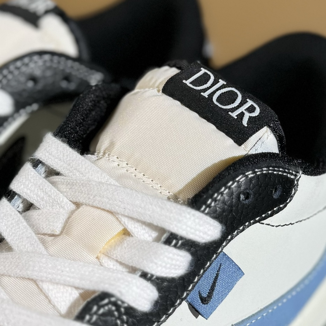 Travis Scott x Fragment Design x Air Jordan 1 Low OG SP AJ1 乔1 迪奥联名 黑白小蓝勾 低帮文化休闲板鞋 XZ5749-003 Travis Scott x Fragment Design x Air Jordan 1 Low OG SP AJ1 乔1 迪奥联名 黑白小蓝勾 低帮文化休闲板鞋 XZ5749-003