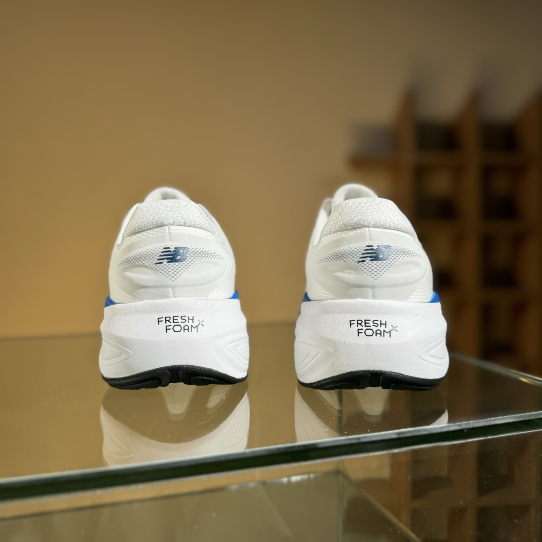 New Balance Fresh Foam X More v6 厚底网布织物减震舒适越野跑步鞋 MMORXD6