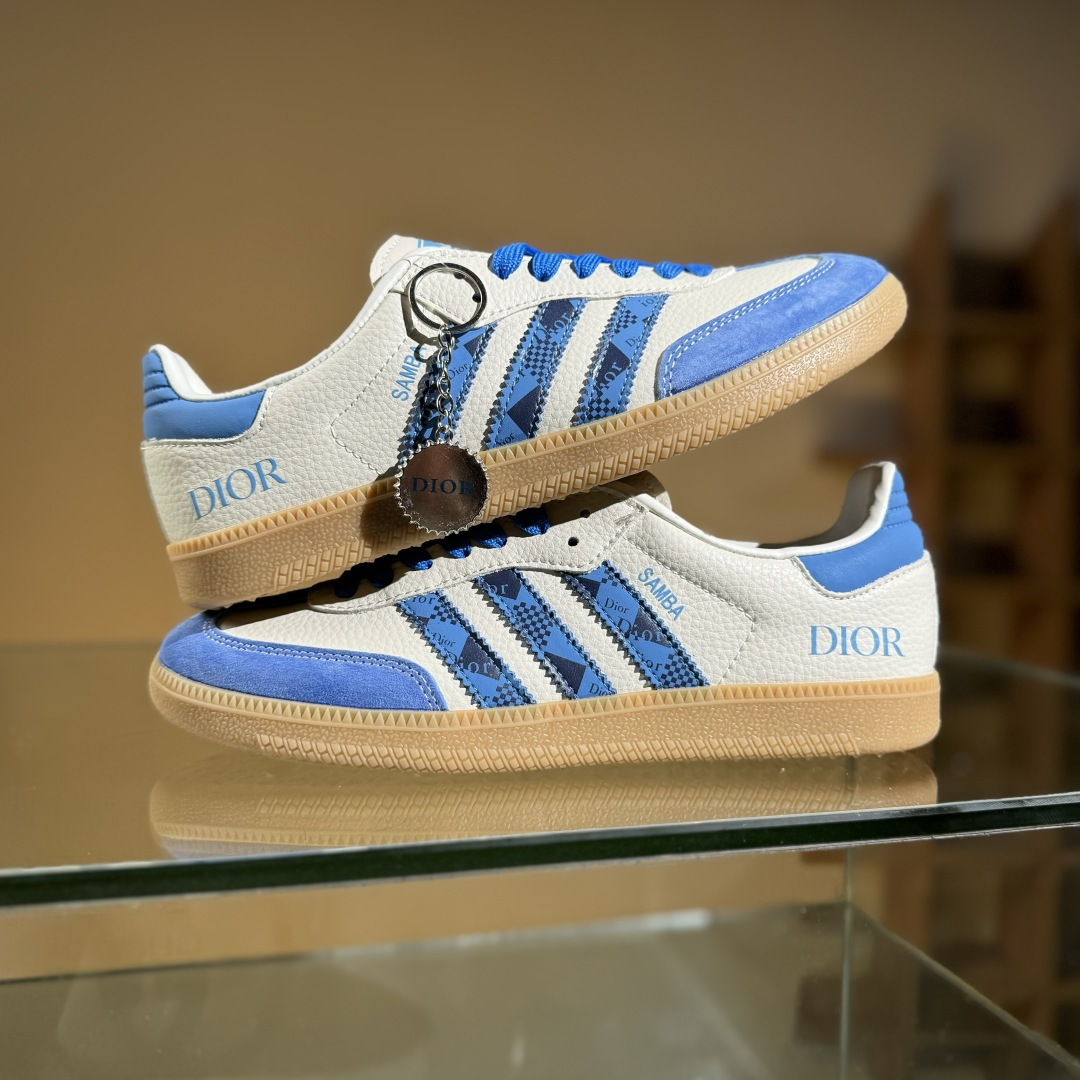adidas originals Samba OG x DIOR 蓝白 桑巴舞系列复古经典轻便板鞋  XR0004