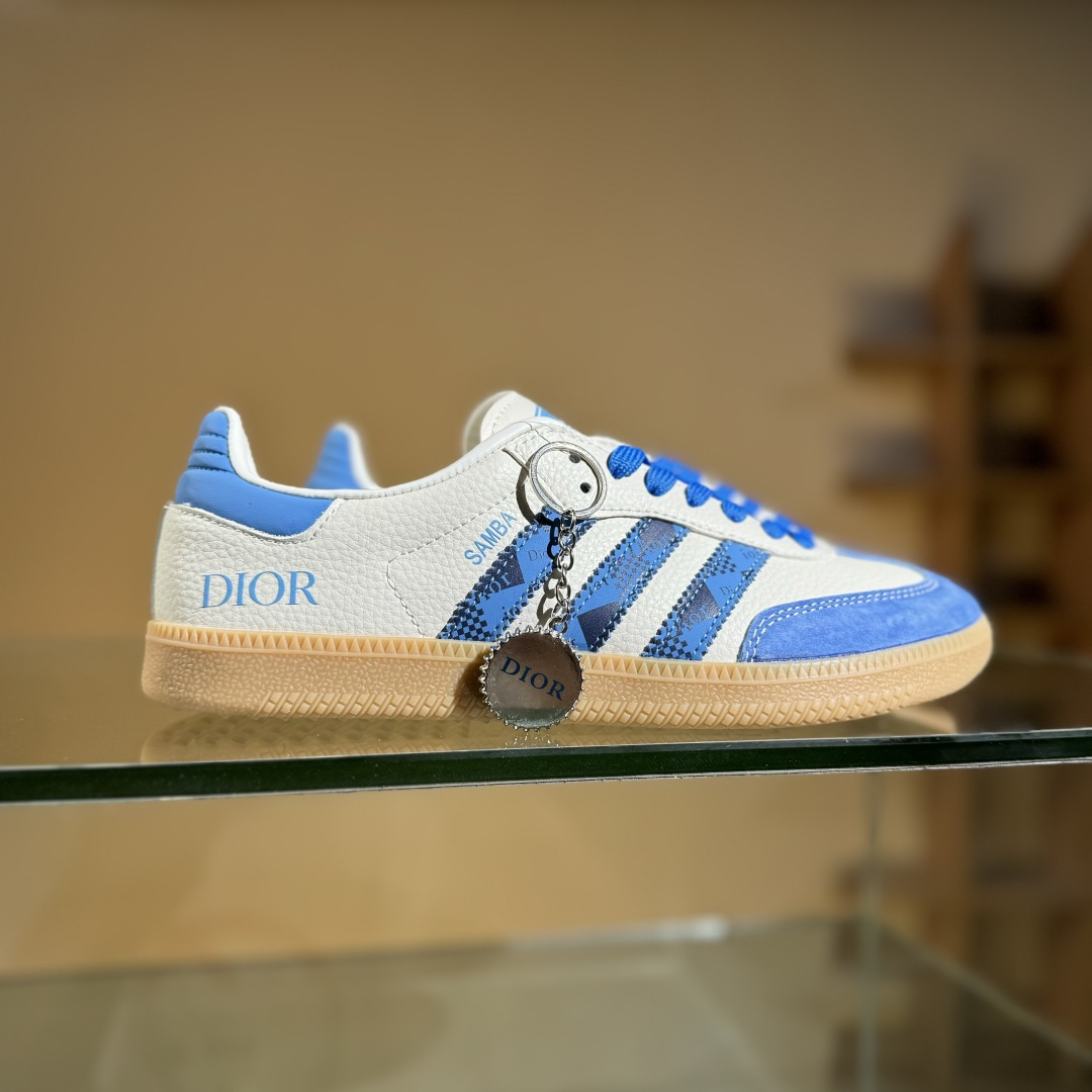 adidas originals Samba OG x DIOR 蓝白 桑巴舞系列复古经典轻便板鞋  XR0004
